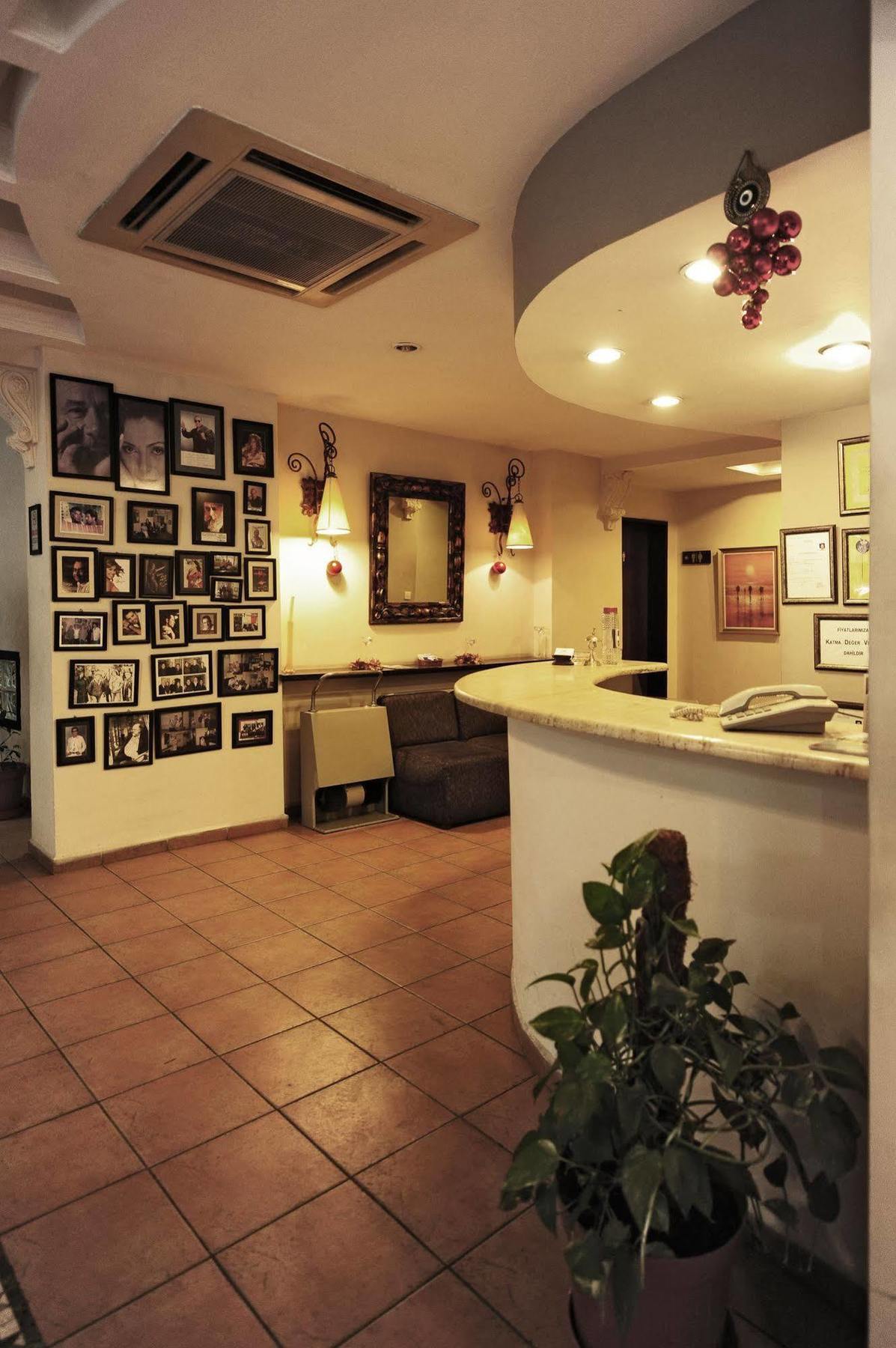 Uestuen Hotel Alsancak إزمير المظهر الخارجي الصورة