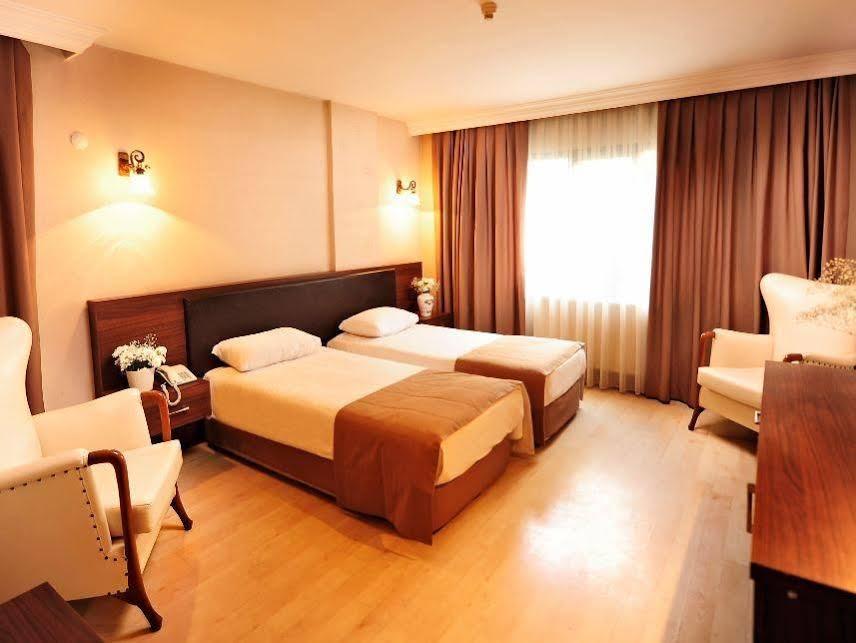 Uestuen Hotel Alsancak إزمير المظهر الخارجي الصورة